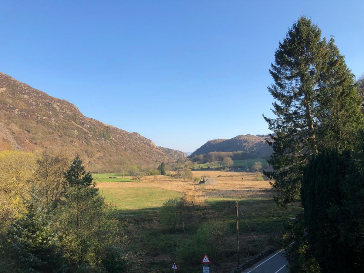 Royal Goat Hotel Beddgelert Buitenkant foto